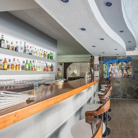 Anika Apartahotel 3*